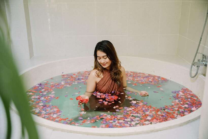 Nusa dua: Luxury Spa Bali Massage, Scrub, Flowerbath 2 hour - Price and what $44 buys you in Nusa Dua