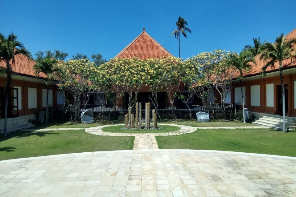 Nusa Dua: Museum Pasifika Admission Ticket with Audio Guide - Museum Pasifika in Nusa Dua: calm galleries, big art coverage
