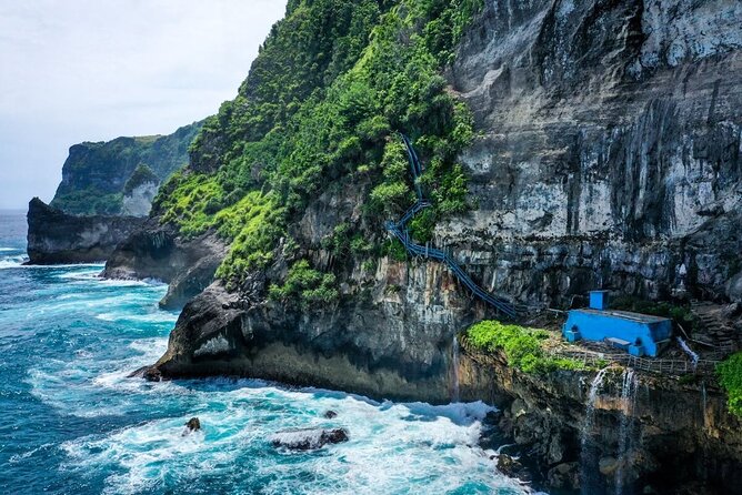 Nusa Penida Hidden Waterfall & Secret Beach Adventure (Private & All-inclusive) - Stop 2: Pura Paluang Cliff Temple Views Beyond Kelingking