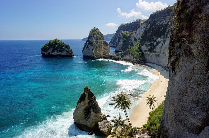 Nusa Penida Instagram Tour with Swing at Diamond Beach - Guides and photo help: how the best days get made