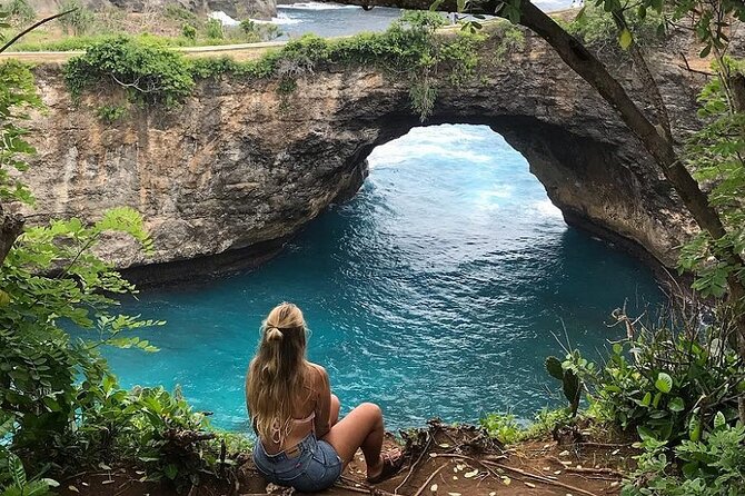 Nusa Penida Island Full-Day Tour from Bali - Stop 3: Pasih Uug (Broken Beach) and that natural arch effect