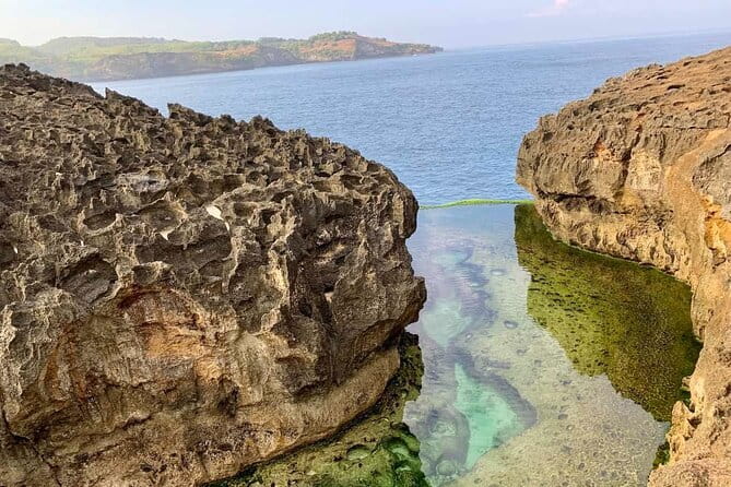 Nusa Penida Private Full Day West Island Tour From Bali - Pasih Uug Beach or Broken Beach: the cliff hole viewpoint stop