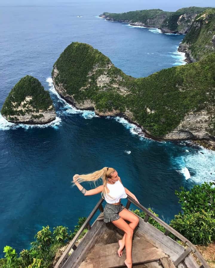 Nusa Penida: Private One Day Trip Adventure Package - How the fastboat and car transfers shape the whole day