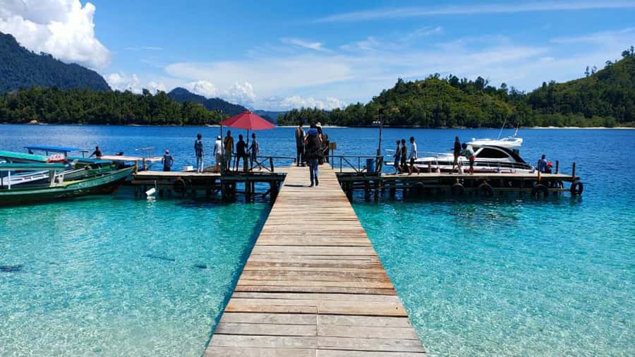 Padang West Sumatra: Hoping Island Fullday Tour - Staff, Crew, and Language: The Kind of Service You Want
