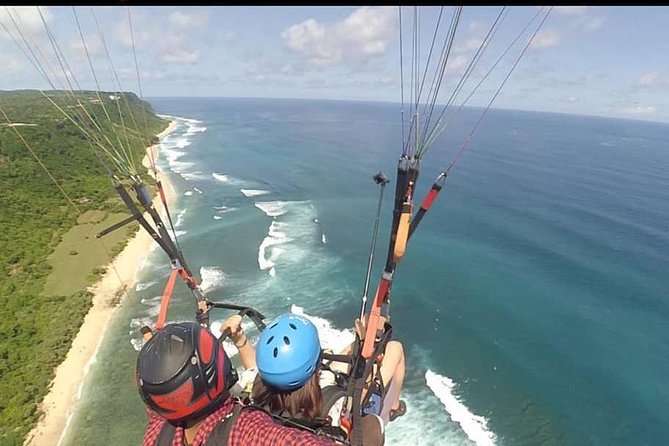 Paragliding Bali at Uluwatu Cliff with Photos/Videos - Uluwatu Cliff: why this part of Bali is built for paragliding