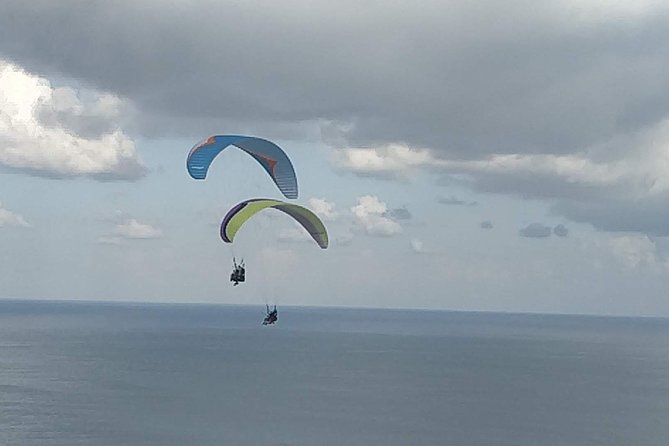 Paragliding Bali at Uluwatu Cliff with Photos/Videos - Private group vibes: personalized attention without the crowd pressure
