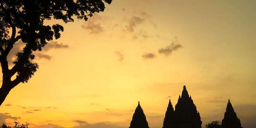 Prambanan Sunset (and Ramayana Ballet Option) Tour - Monday Temple Rules: Plan Around the No-Climb Restriction