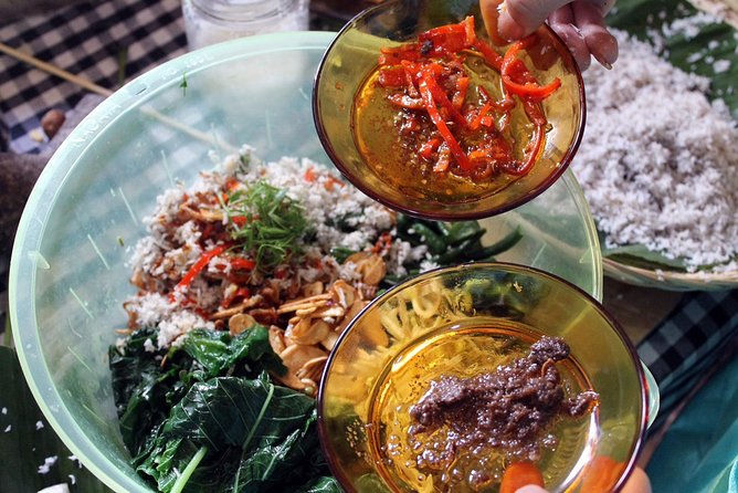 PRIVATE Authentic Balinese Cooking Class in Ubud at Putu's Home - Your hands-on cooking flow: five dishes, real kitchen work
