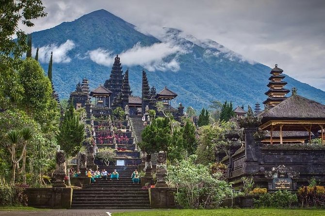 Private Bali Tour: Kintamani Volcano and Besakih Temple - Tirta Empul Temple: purification rituals in an 11th-century setting