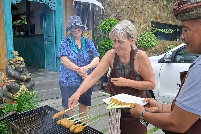 Private Balinese Cooking Class in Ubud at Santika's Home - From Ubud pickup to Santika’s home kitchen in rice country