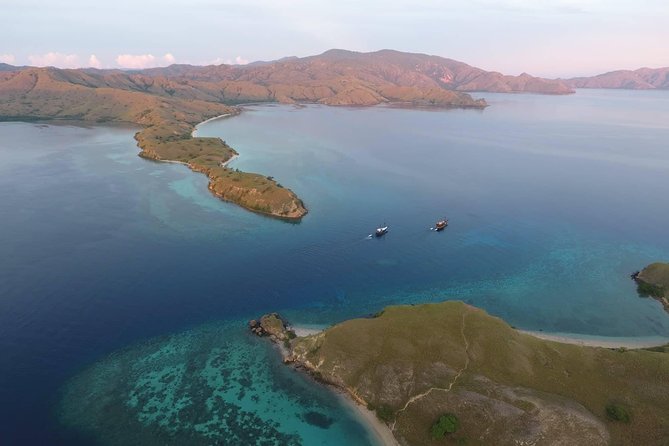 Private boat trip Komodo 2 or more person for 3 days 2 nights, Kelor, Rinca... - AC cabin boat life: comfort, food, and what to ask before you go