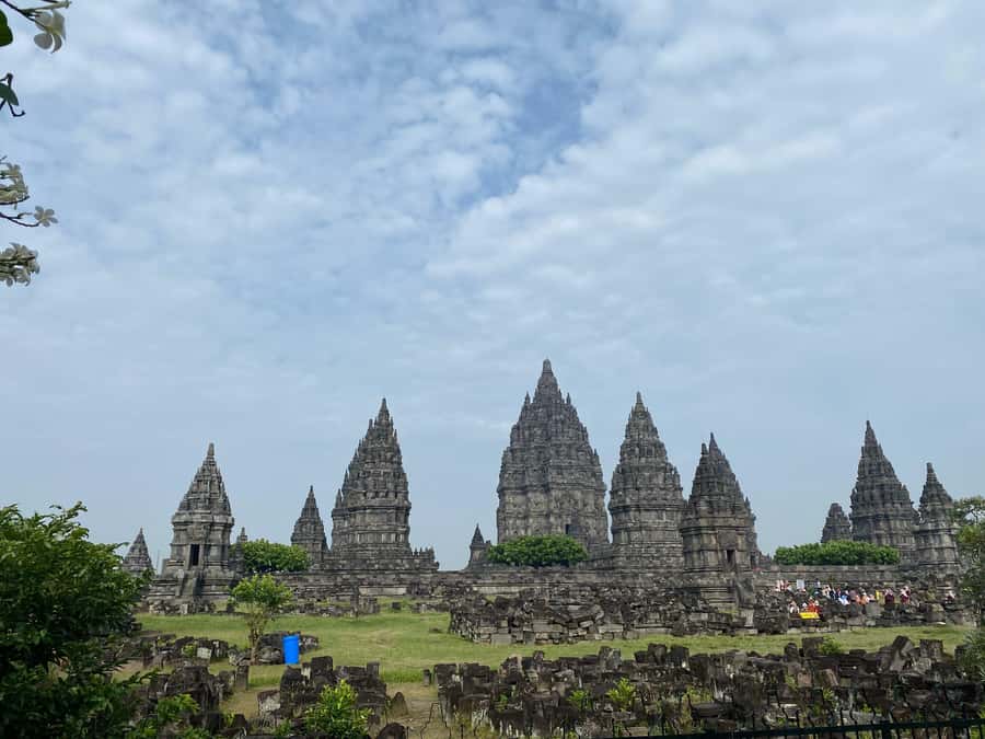 Private Car Yogyakarta: One Day Tour Borobudur and Prambanan - Key things to know before you go