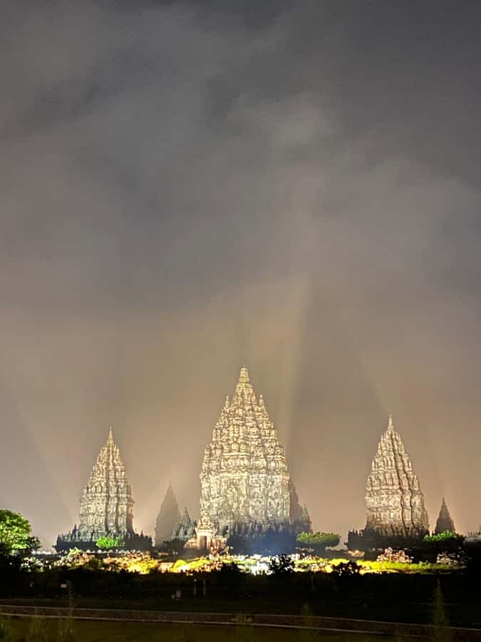 Private Car Yogyakarta: One Day Tour Borobudur and Prambanan - Comfort and pacing: why the private car is more than convenience