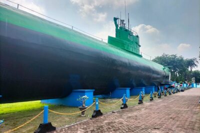 Private Day Tour Surabaya Historiculture - Monkasel Submarine Monument: the big-ticket start