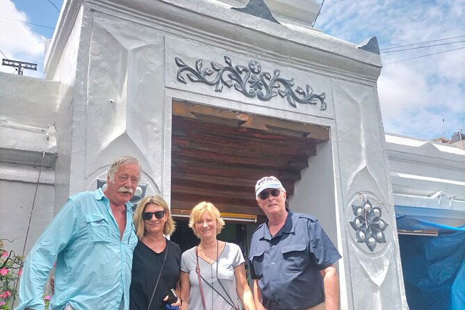 Private Day Tour Surabaya Historiculture - Pabean Fish Market and Tugu Pahlawan: workboats to war memory