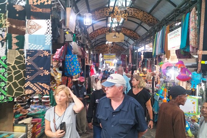 Private Day Tour Surabaya Historiculture - The guides make the difference (and you can plan around that)