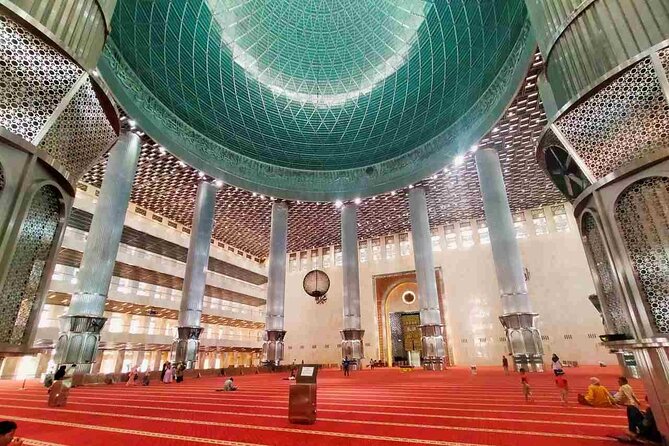 Private Full-Day Guided Tour: Explore Jakarta’s Top Highlights - Independence Square and Monas: your fast track to national identity