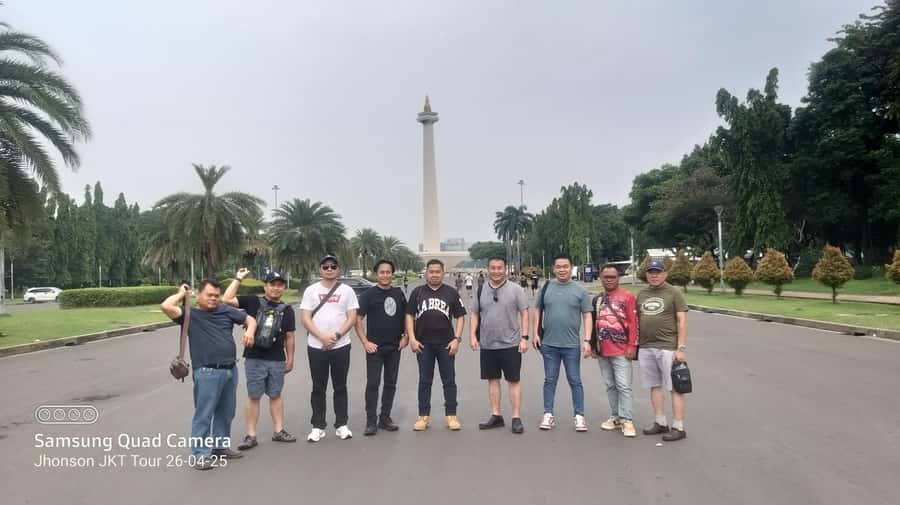 Private Full Day Jakarta City Tour with Miniature park - Jalan Surabaya Stop: Batik and Antiques Without a Full Day of Shopping