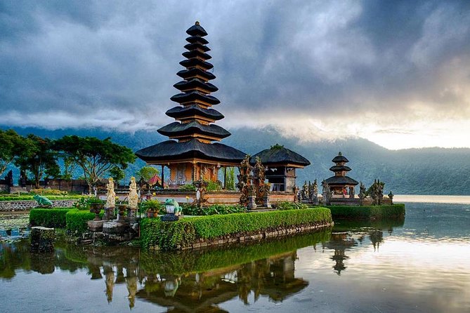 Private Full-Day West Bali Tour with Waterfall Visit - Handara Gate: big photo energy, short stop