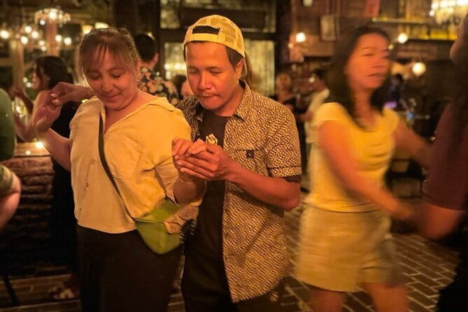 Private Salsa and Bachata Dance in Bali - The 7:30 PM plan: where you meet and how long it takes