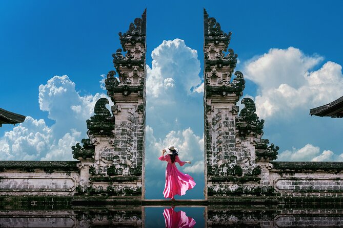 Private Tour Bali: Lempuyang Temple / Gate of Heaven, tirtagangga, waterfall. - Seminyak pickup and the early stop: rice terrace time
