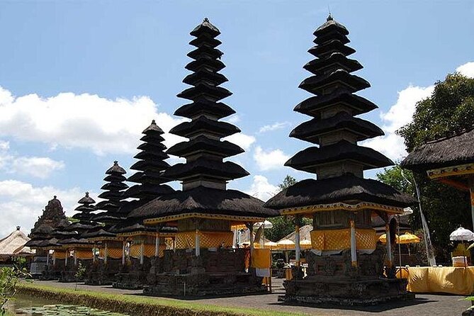 Private Tour Bali Swing & Visiting Temples in Bali - Ulun Danu Beratan Temple in Bedugul: the lake-temple stop that slows the day down