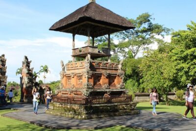 Private Tour: Bali Temples, Hidden Waterfall and Handara Gate - Leke Leke Waterfall: The Walk Down Is the Point