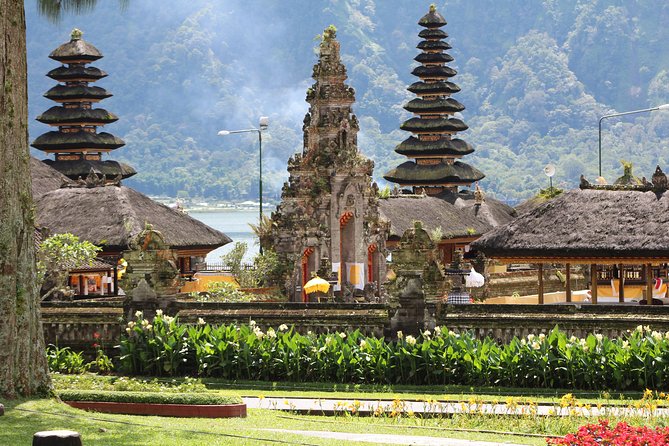 Private Tour: Bali Temples, Hidden Waterfall and Handara Gate - Handara Gate: The Queue, the Shot, and the Timing Trick