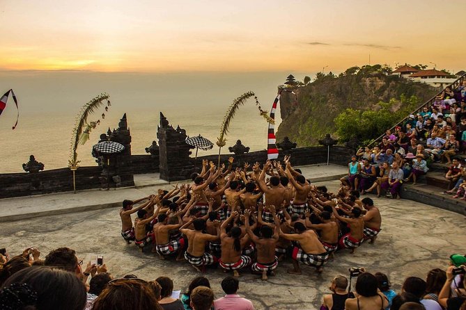 Private Tour: Half Day Uluwatu Tour - Stop 1: Uluwatu Temple at the Edge of the Plateau