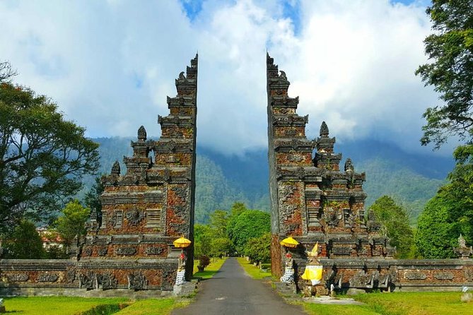 Private Tour: Handara Iconic Gate, rice terrace & Ulundanu Temple - Private Car Logistics: Pickup, Timing, and the Weather Reality