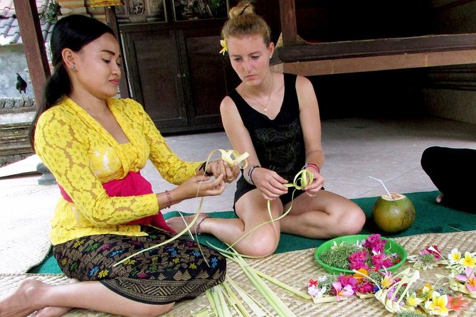 Private Tour: Ubud Day Tour with Traditional Offering Lesson - The Traditional Offering Lesson at a Local Home