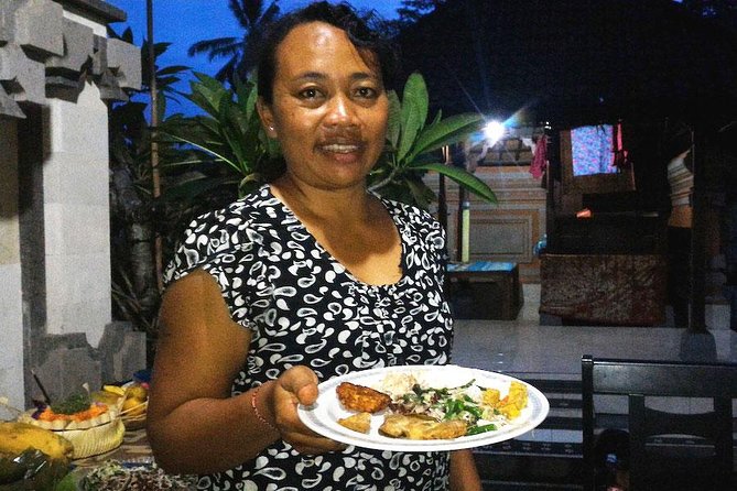 PRIVATE Ubud Market Tour & Balinese Cooking Class with Putu - The menu experience: banana leaf parcels, curry, and flexible choices