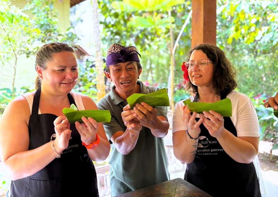 Pure Bali Village Experience Cooking & Jamu Class, Transfer - BBQ at the gerobak and how that changes the meal