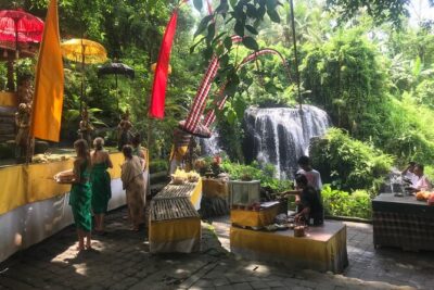 Purification Holy Bath at Beji Gria Waterfall - Walk Through the Narrow Canyon: Your First Holy Bath