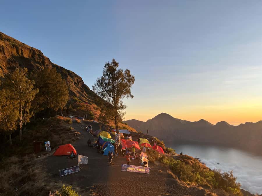 Rinjani Tracking 3D/2N - Day 2: Summit at 02.30am, Segara Anak Lake, and the Hot Spring Reset