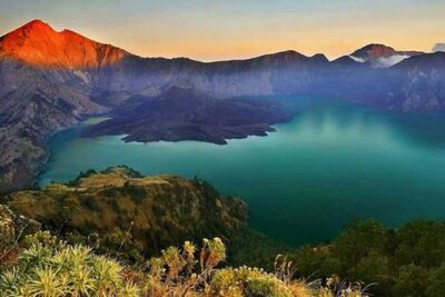 Rinjani Trekking 3D2N Summit - Sembalun and Senaru crater rims: where the timing and cold really matter