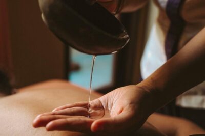 Royal Detox Body Scrub - The opening thalasso foot wash: your reset moment