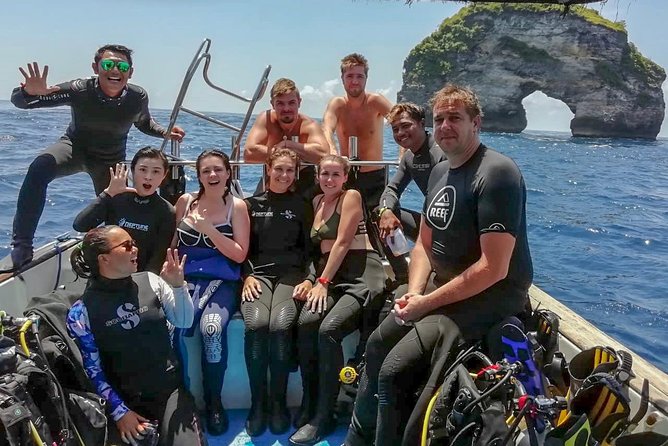 Scuba Diving in Nusa Penida - Manta Point - Getting There: Sanur Hotel Pickup and the Speedboat Reality