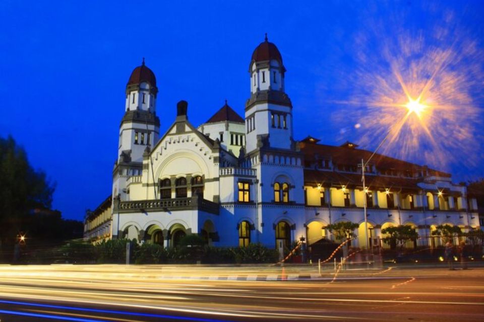 Semarang: Private custom tour with a local guide - Historic districts and local neighborhoods: where the city story shows up