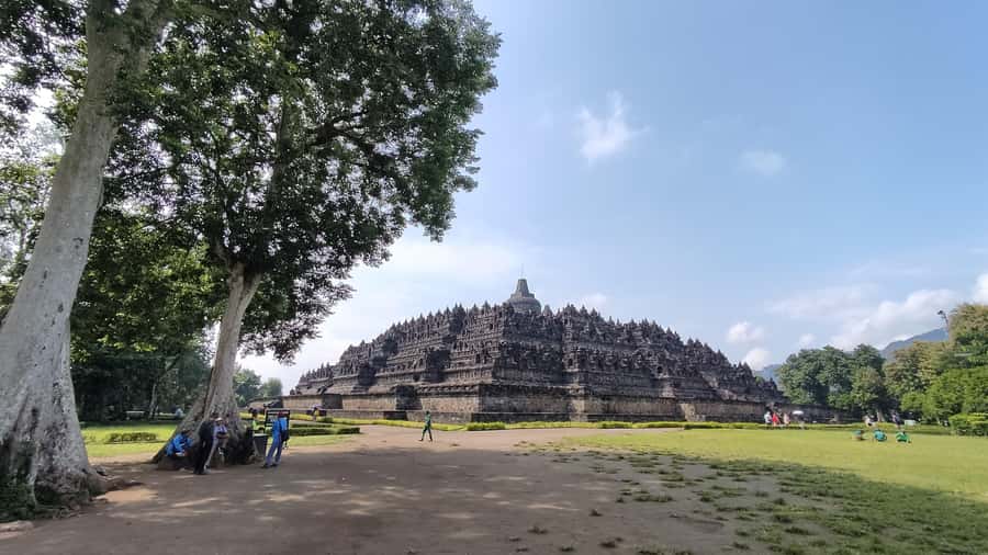 SEMARANG SHORE TOURS: BOROBUDUR TEMPLE EXCURSIONS - Private Semarang Port to Borobudur: why this feels calmer