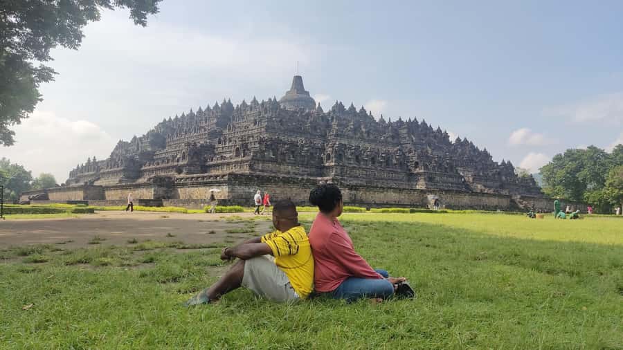 SEMARANG SHORE TOURS: BOROBUDUR TEMPLE EXCURSIONS - The 2.5-hour drive: scenic views without the stress