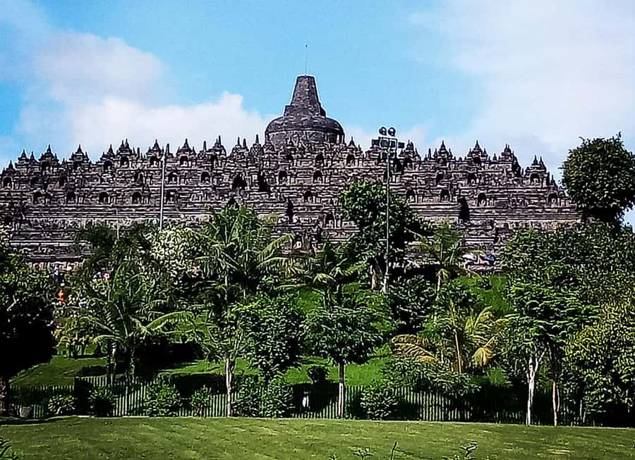 SEMARANG SHORE TOURS: BOROBUDUR TEMPLE EXCURSIONS - What you’ll notice: nine terraces, a peak stupor, and the Buddhist lesson