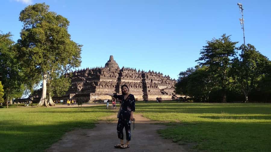SEMARANG SHORE TOURS: BOROBUDUR TEMPLE EXCURSIONS - Borobudur arrival: guided time plus a safety briefing