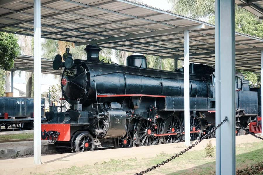 SEMARANG TOURS : GEDONGSONGO TEMPLE/TRAIN MUSEUM AMBARAWA - The Banaran coffee stop in Bawen: views, coffee, and a possible limits check