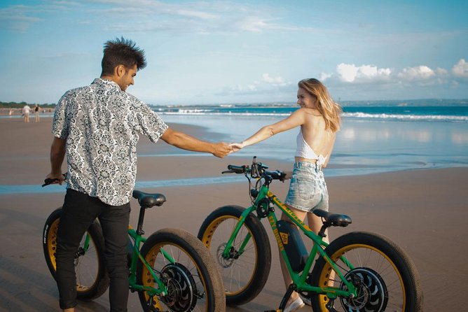 Seminyak Beach eBike Private Tour - Stop 3: Seminyak Flea Market for a quick browse and cafe break