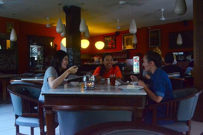 Seminyak Indonesian Food Tour - Motorbike ride with helmet: faster moves, less wasted time