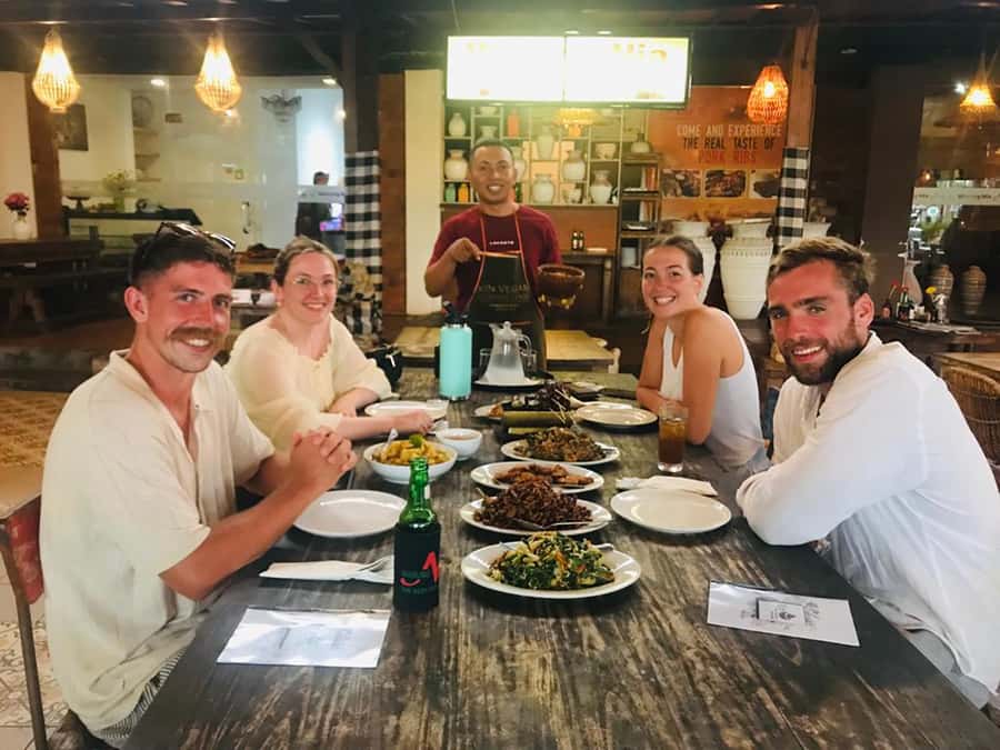 Seminyak: Vegetarian Cooking Class - Eating what you made: afternoon tea and a proper sit-down meal