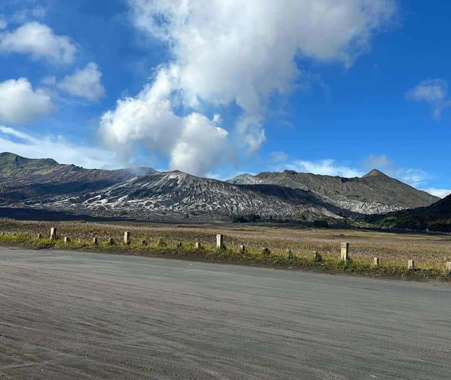 SHARED Bromo Jeep Tour include tickets From MALANG - Malang’s 00:30 Departure: When the Day Starts Before the Night Ends