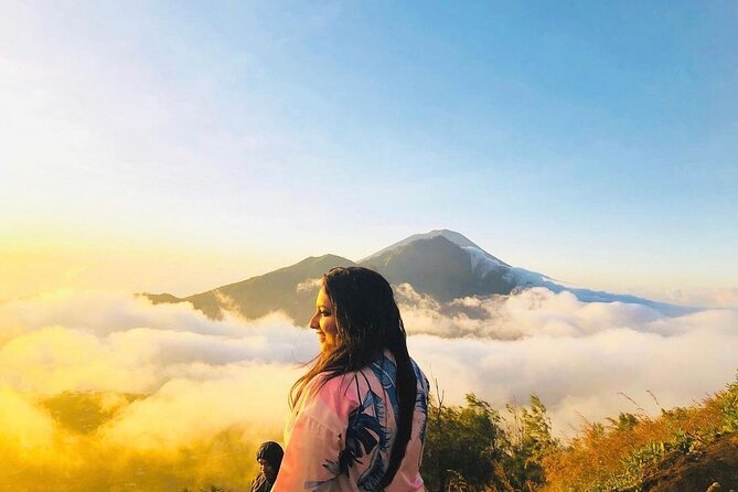 Sharing Mount Batur Sunrise Trekking Guide Pick Up and Drop Off - The Main Climb (04:00–06:00): Steady Effort Over Heroics