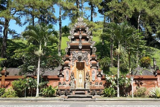 Skip the Line Tirta Empul Temple Entrance Ticket All Inclusive - Guides make the difference: what excellent explanations look like
